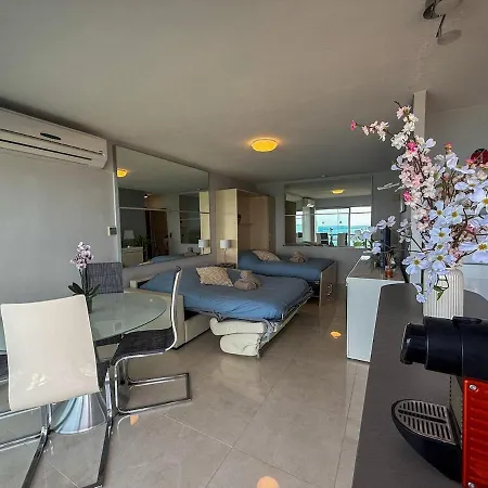 דירה Beautiful Beachfront קאן סור מר