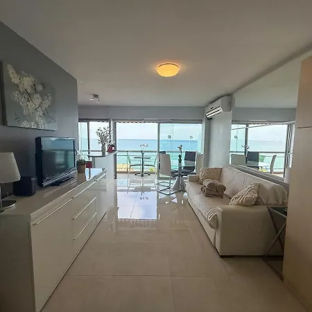 דירה Beautiful Beachfront