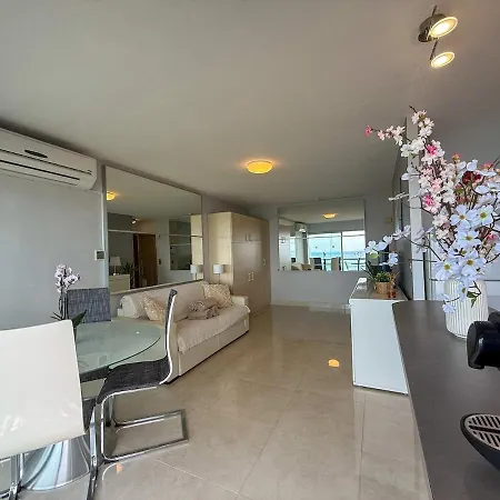 Beautiful Beachfront קאן סור מר