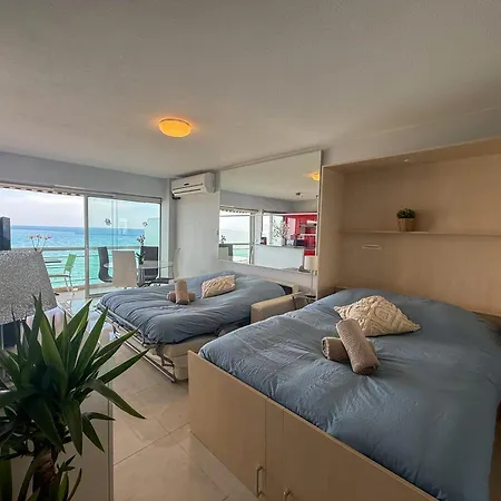 דירה Beautiful Beachfront