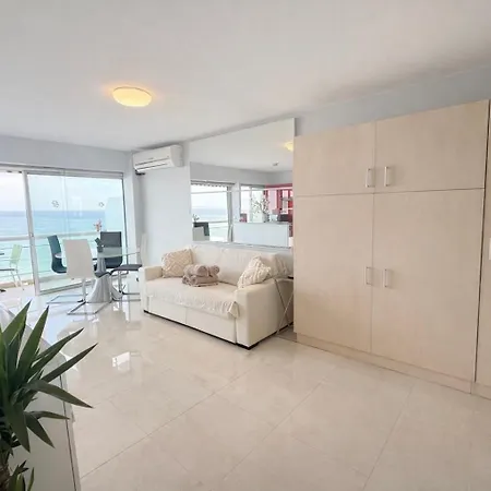 דירה Beautiful Beachfront *