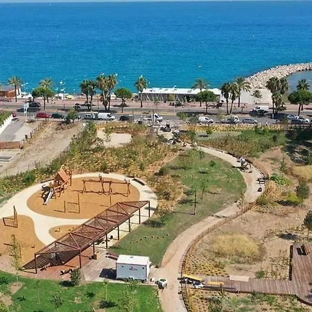 Beautiful Beachfront דירה