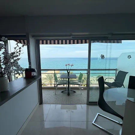 Beautiful Beachfront アパート