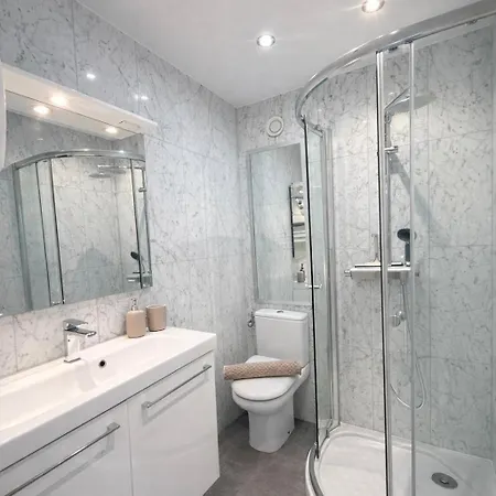 アパート Beautiful Beachfront カーニュ・シュル・メール